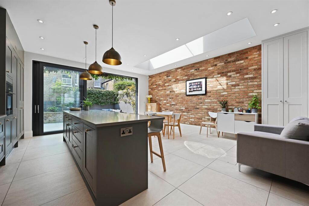 St Stephens Avenue - Kitchen