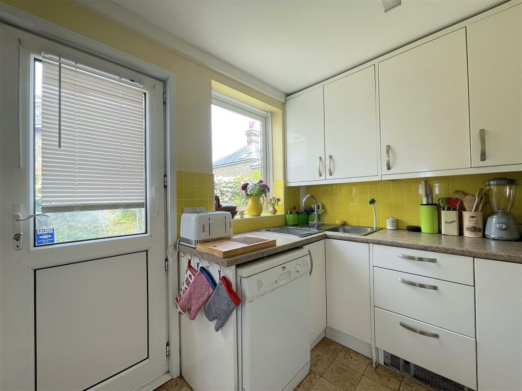 Kitchen (2).jpeg