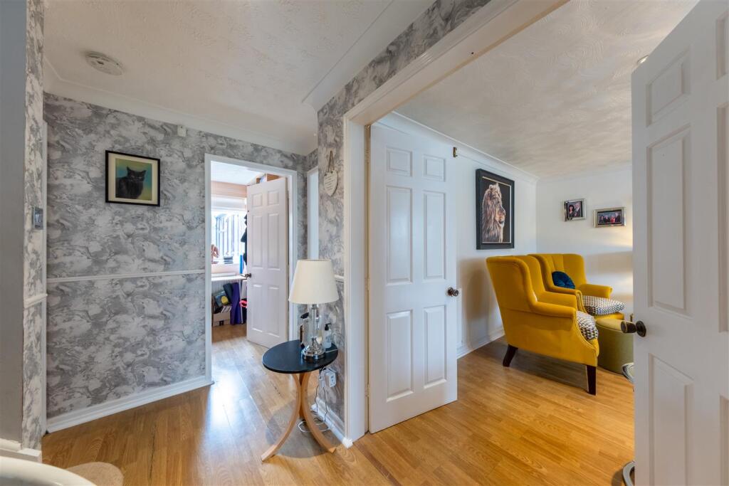 26 Chesterfield Close-019.jpg