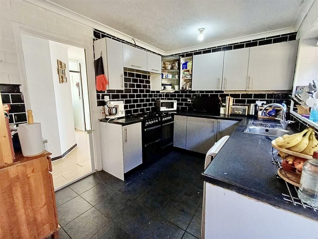 Fitted Kitchen