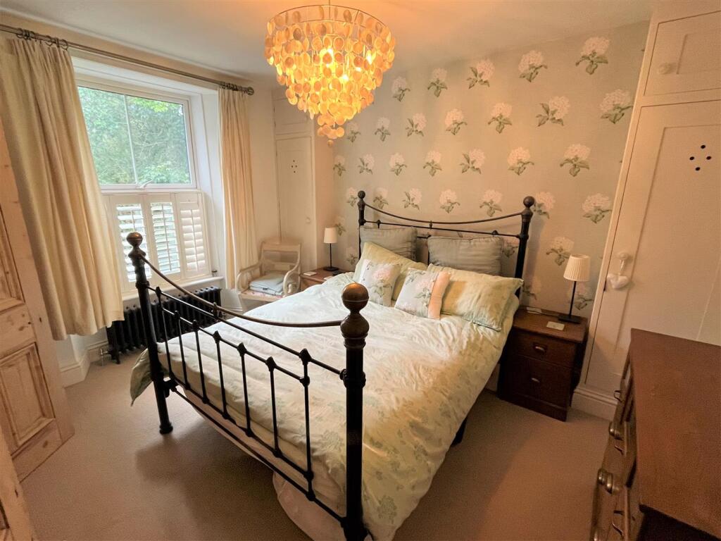 bed 2.JPG