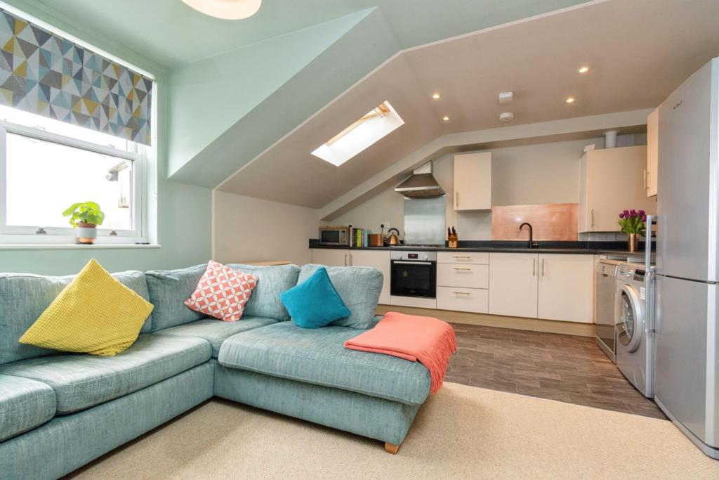 Lounge / Kitchen