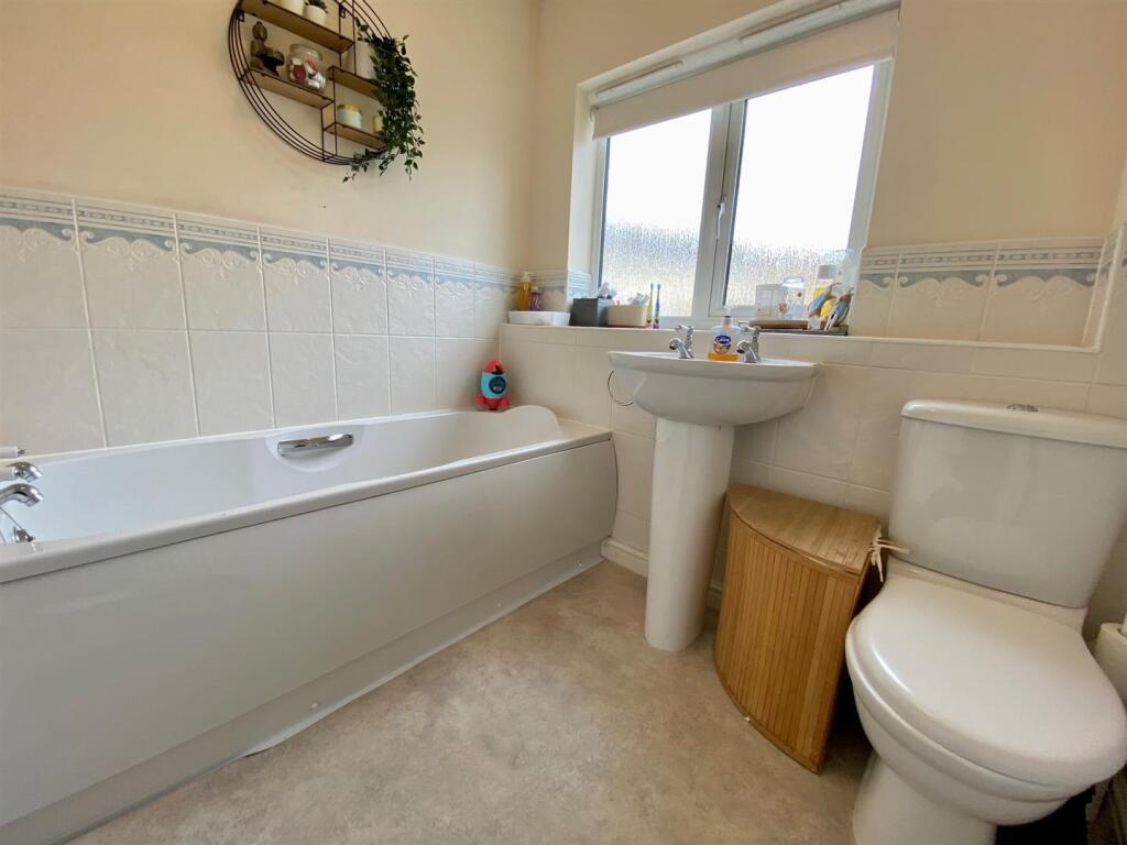 bathroom2.jpg