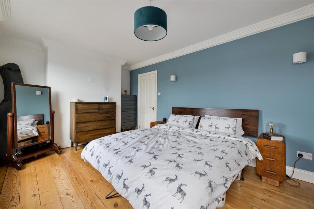 Queensbridge Road E8