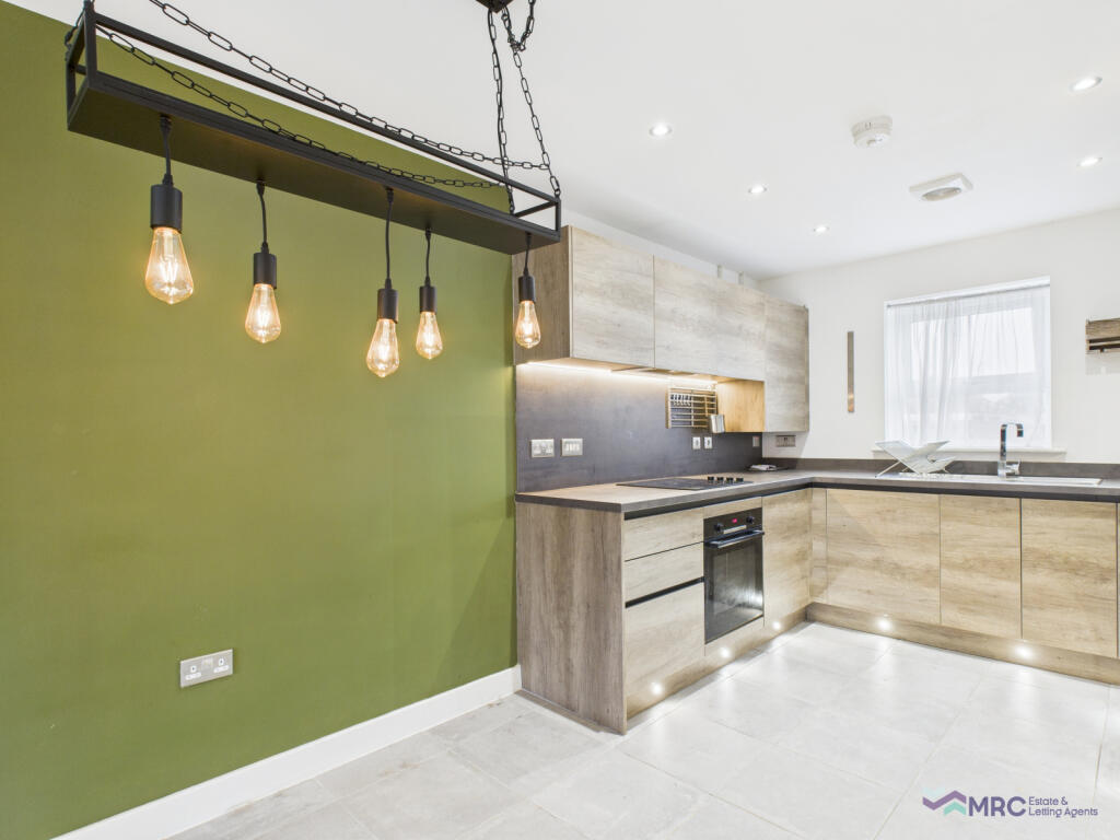 Stunning 3-Bedroom Semi-Detached Home to Rent