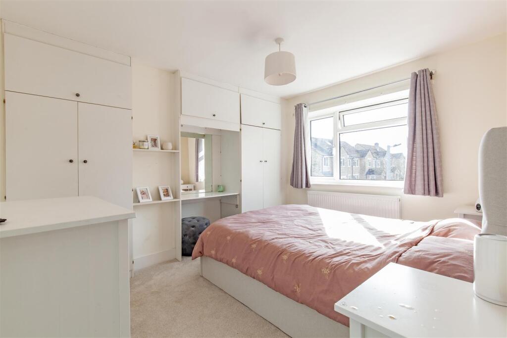 Bedroom 1-1.jpg