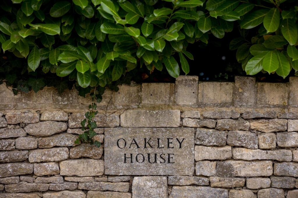 1 - Oakley House - GL5 5PQ - Web.jpg