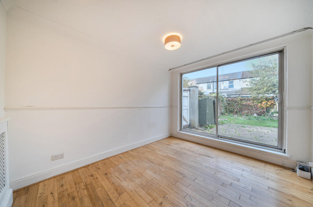 1373334-15-6900cf...