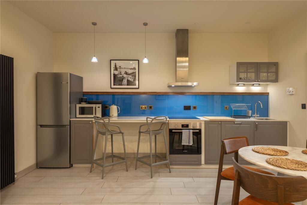 Kitchen/ Dining Area