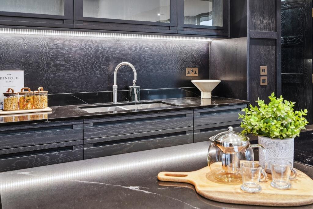 Penthouse 3  Baro...