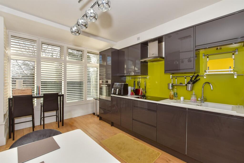 Tonbridge Road, Maidstone, Kent