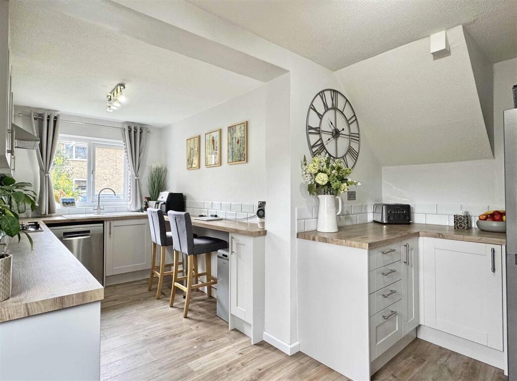 Kitchen d.jpg