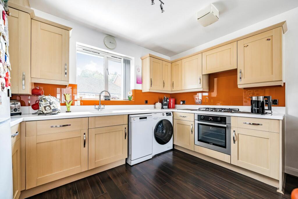 Kitchen Area (1)