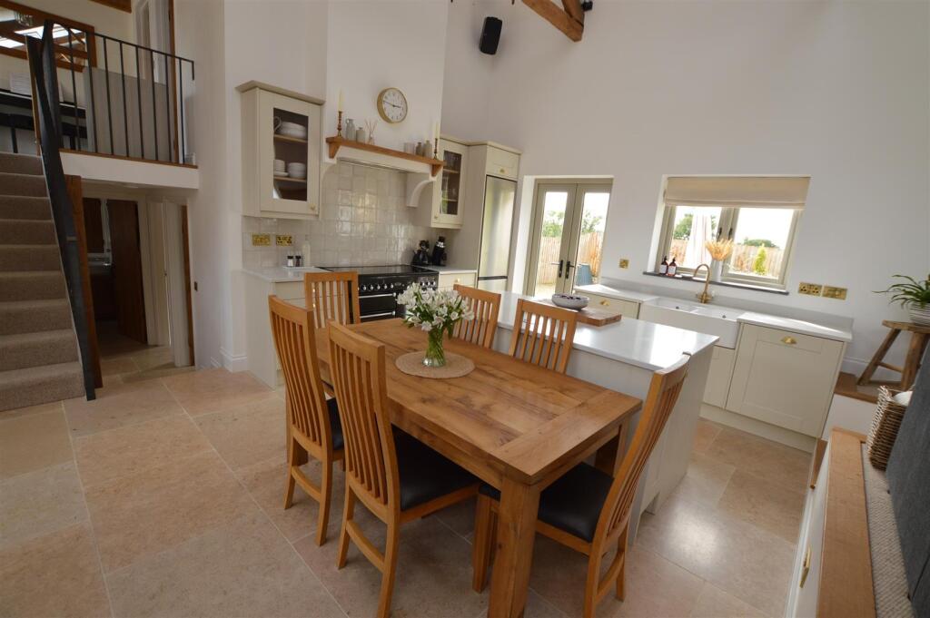 Open plan kitchen/dining room/lounge