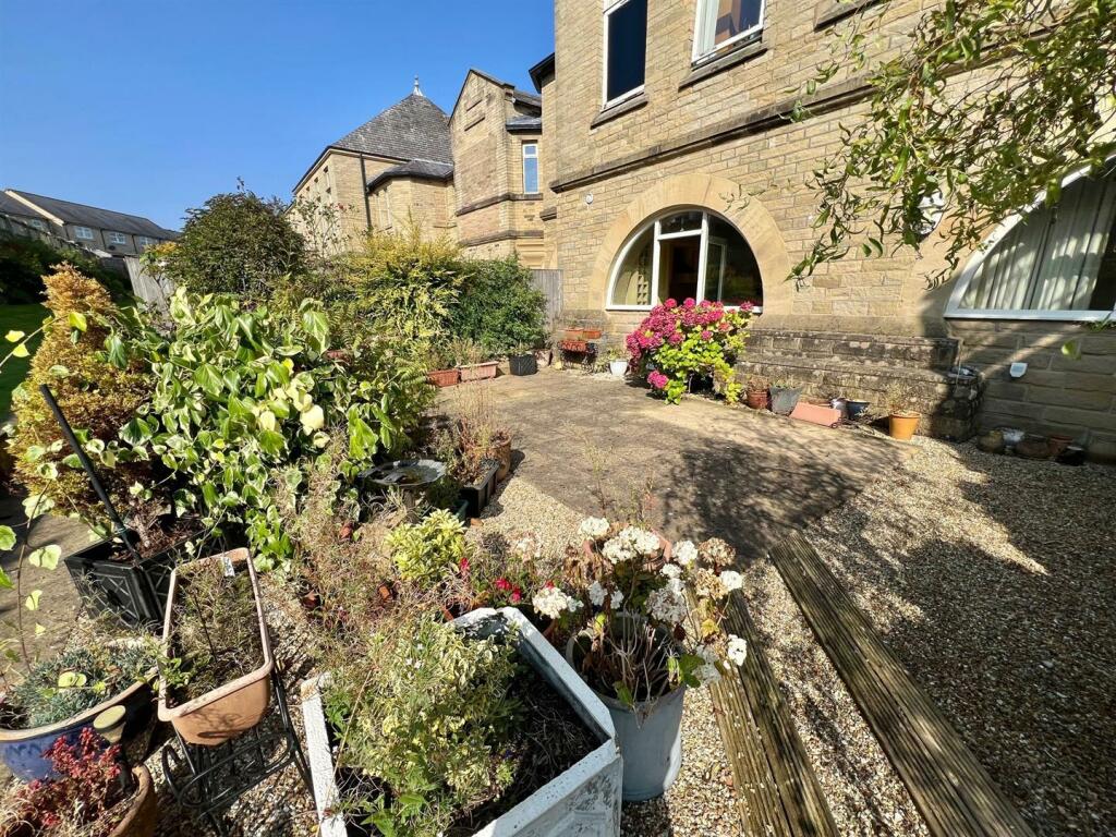 Bramleys Estate Agents - Crossley Ward Apartments 