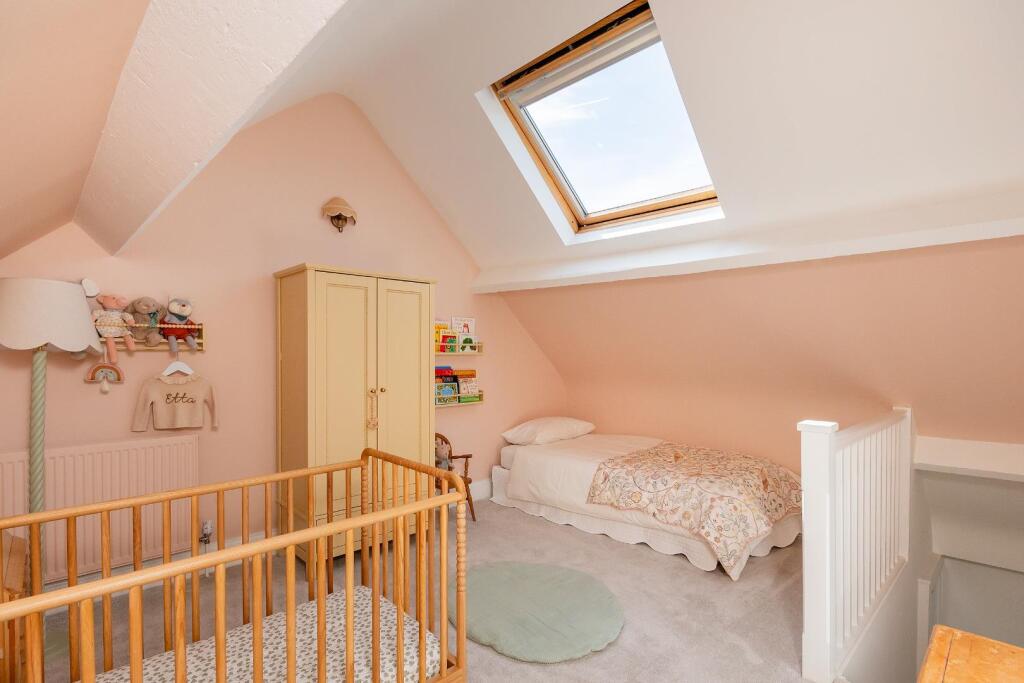 1B0R8WE - Bedroom C.jpg