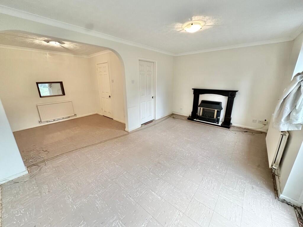 IMG-20251014-WA00...