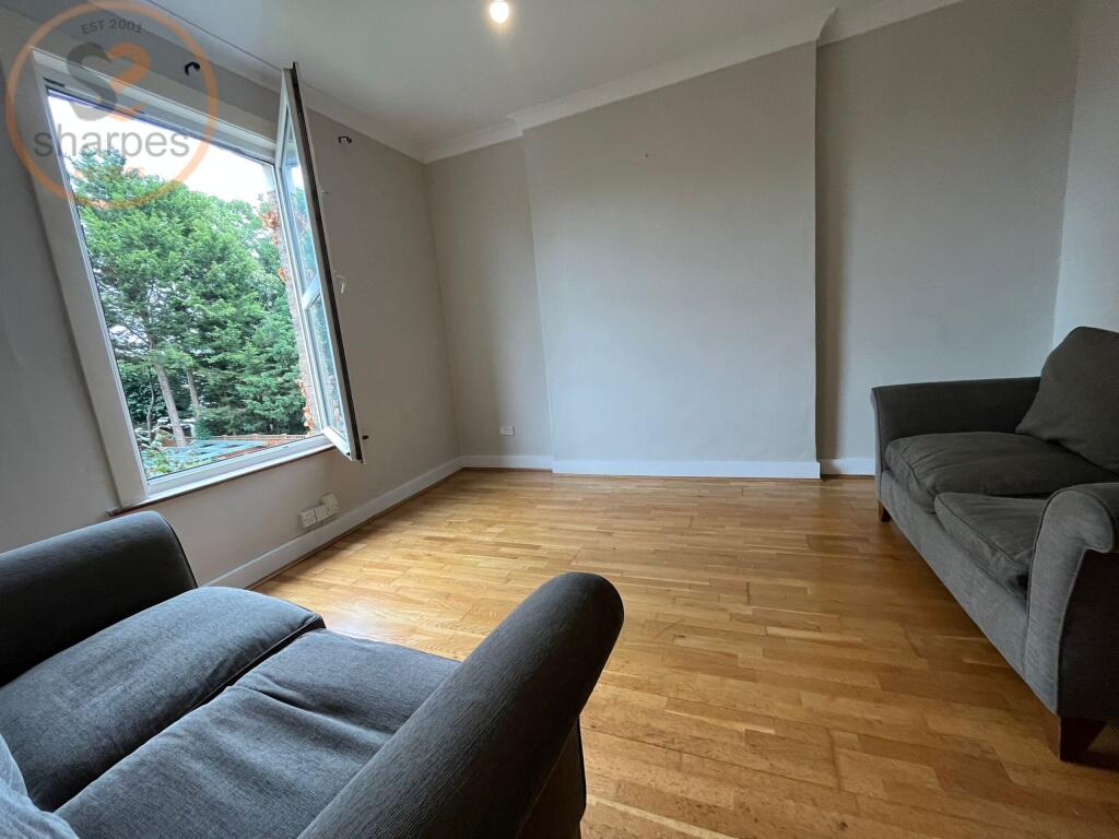 lounge1.jpeg