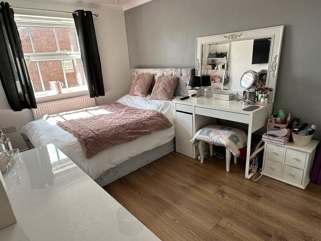 Bed 3.JPG