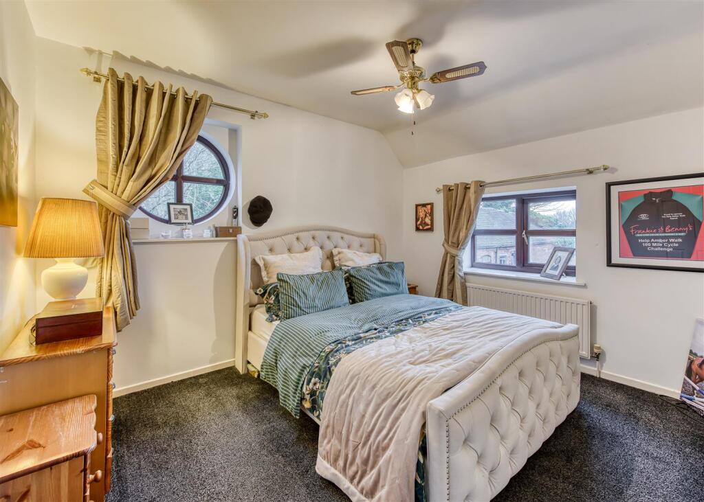 Hammerton House-bed4.jpg