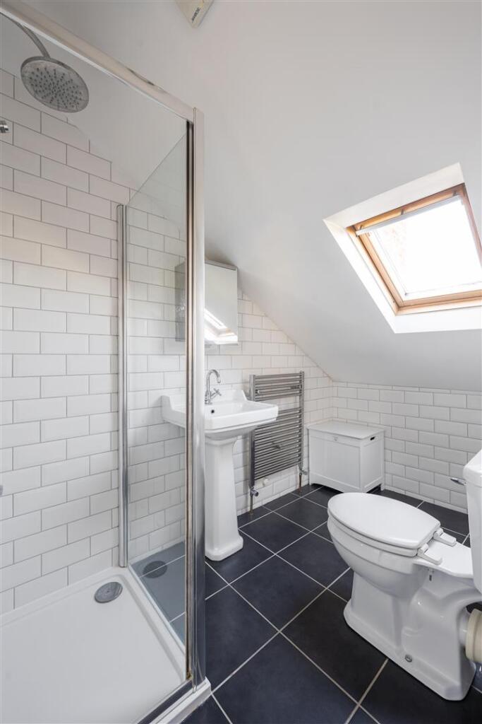 Heathcote Grove E4