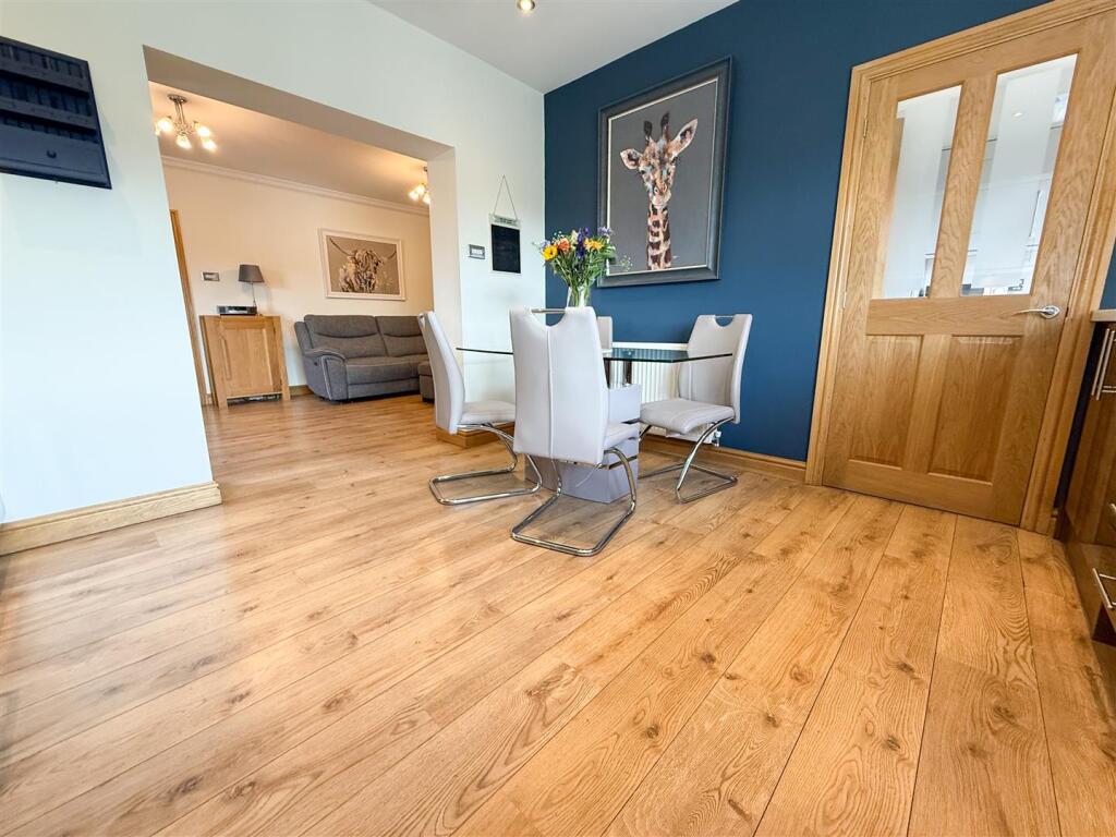 KITCHEN DINING ROOM