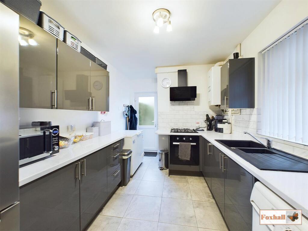 Kitchen / Breakfast Room