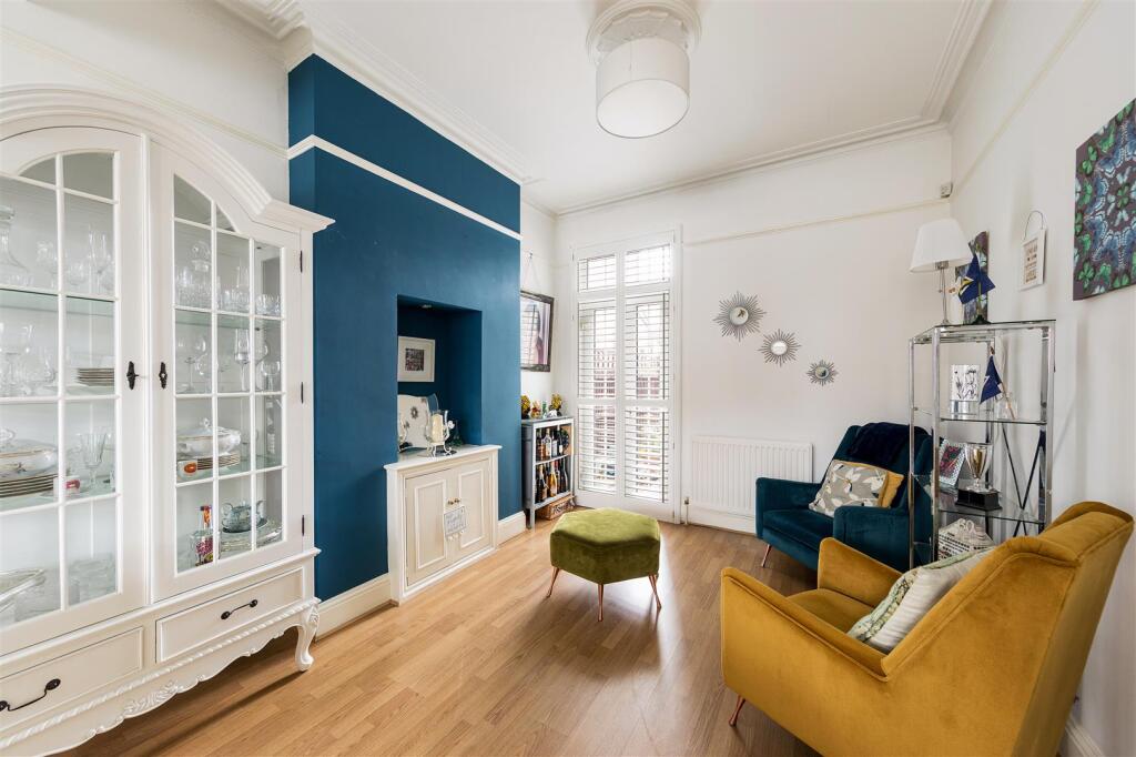 Pretoria Avenue, E17