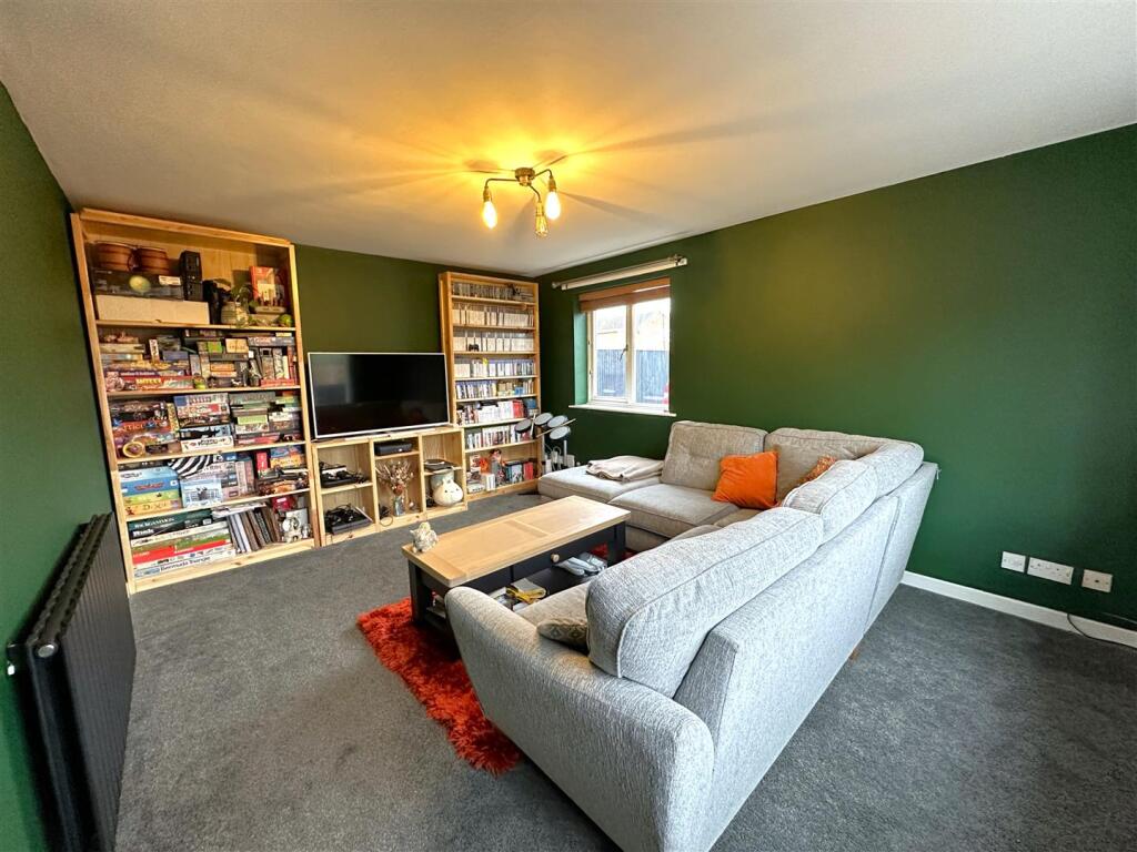 Large Living Room 854