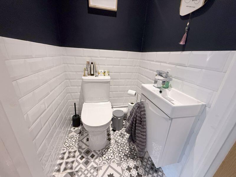 DOWNSTAIRS CLOAKROOM