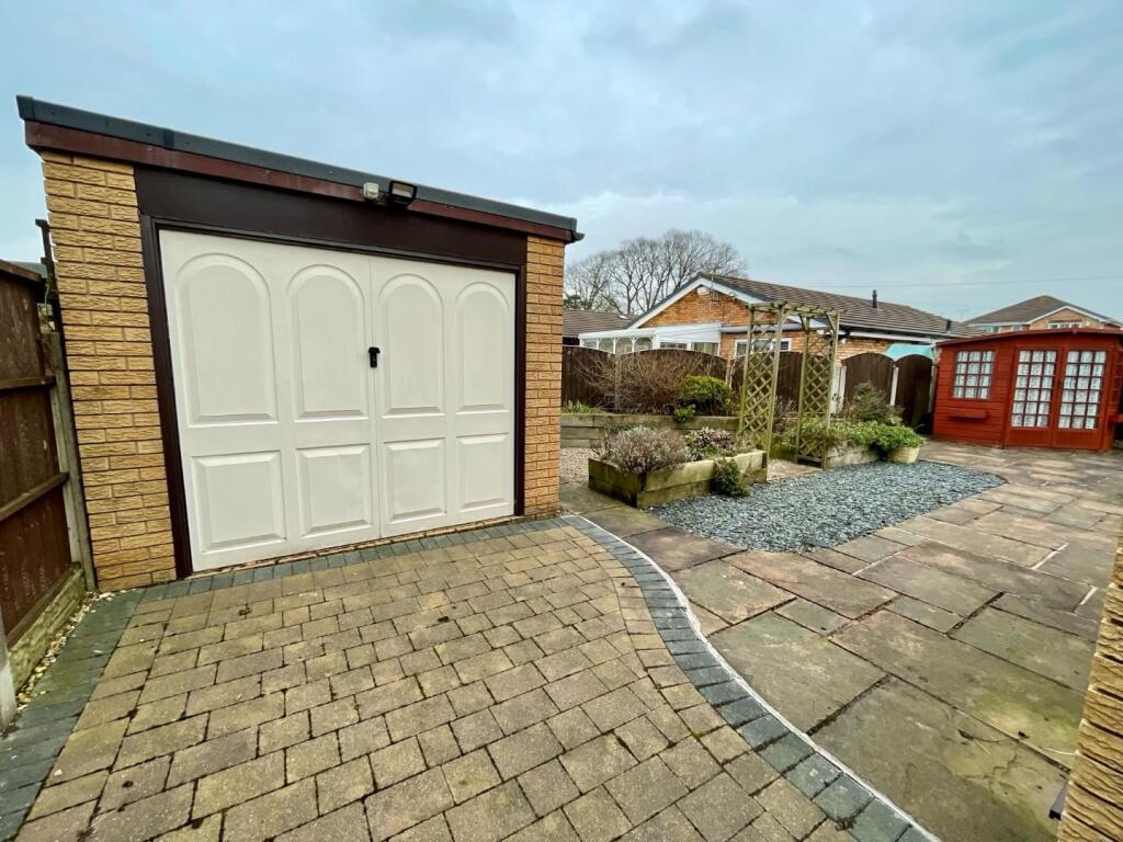 SINGLE GARAGE