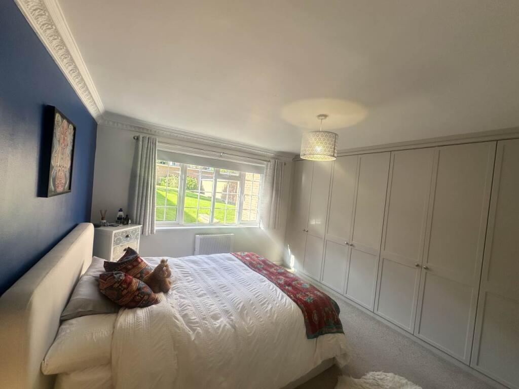 Bedroom 2 (2)