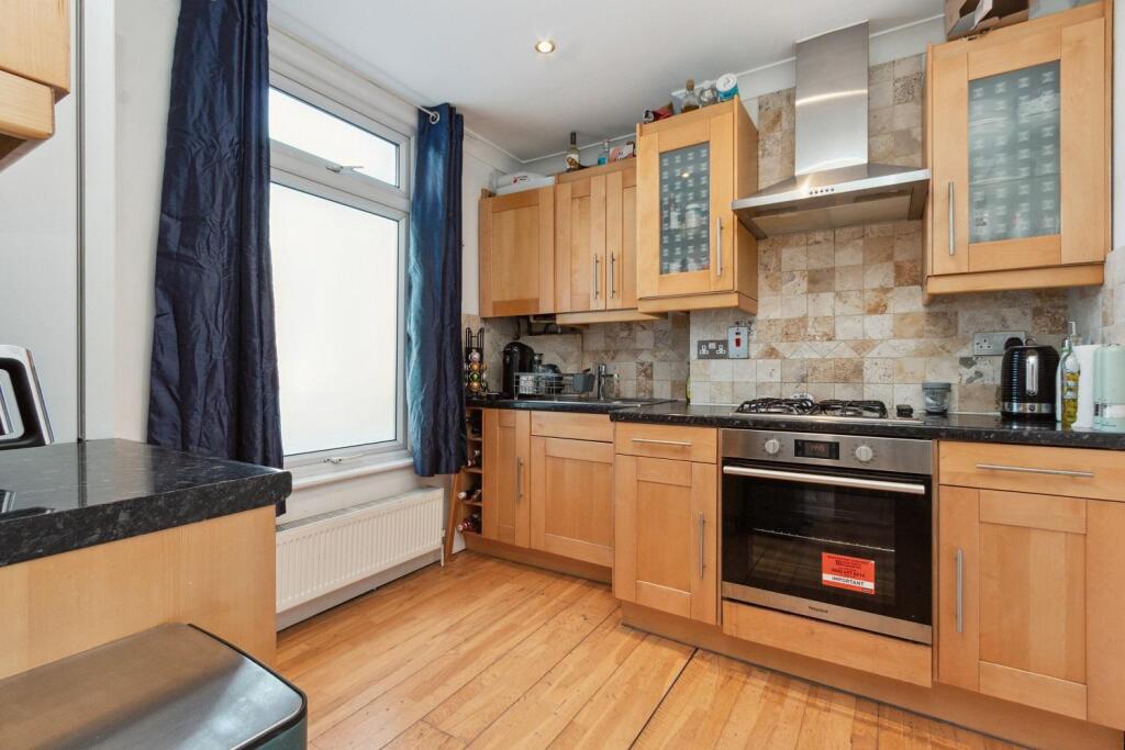 108b Palmerston Road, Wimbledon kitchen 1.jpg