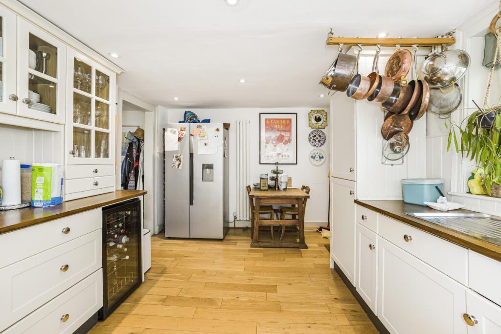 Maidenstone Hill ...