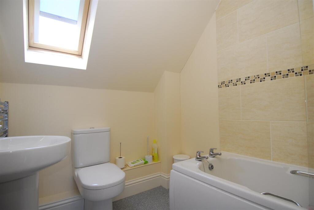 4QuakerLane008.JPG