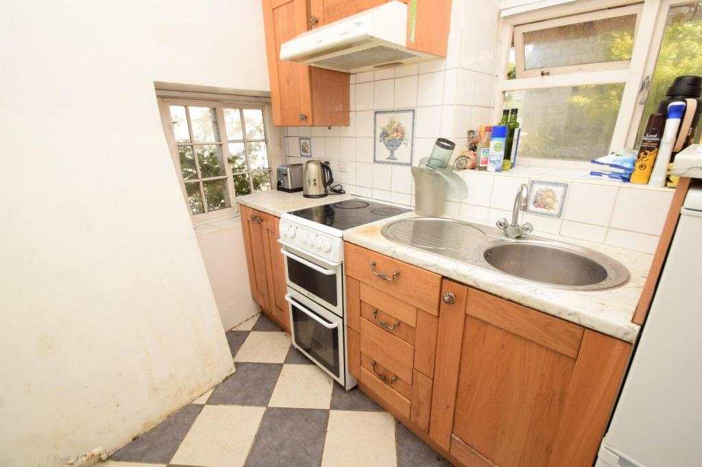 4- Kitchen