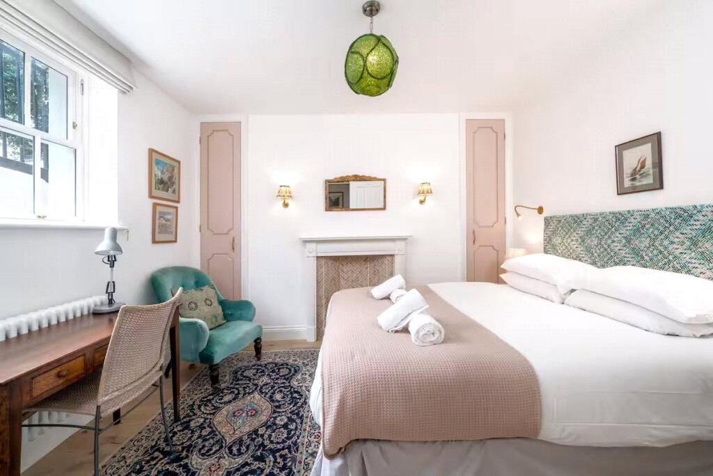 Double Bedroom