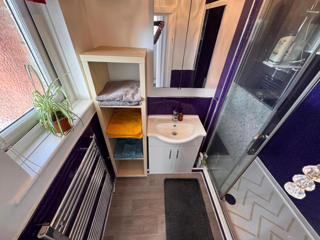 showerroom 4.jpg
