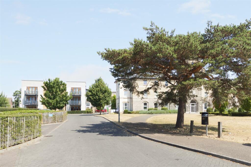 37_spottiswood_court_3_harry_close_croydon_004.jpg