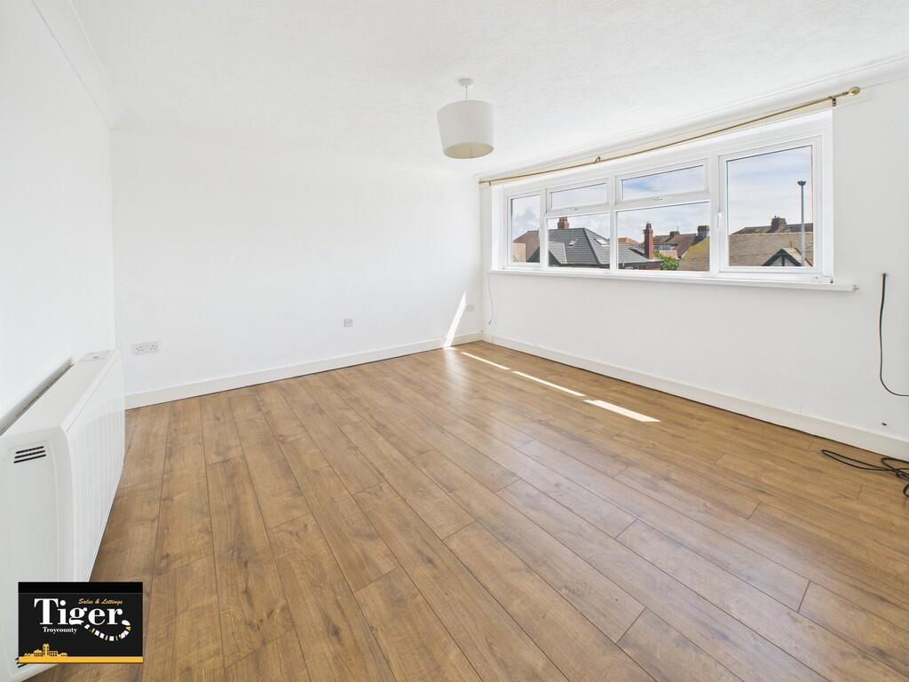 CAM02176G0-PR0597...