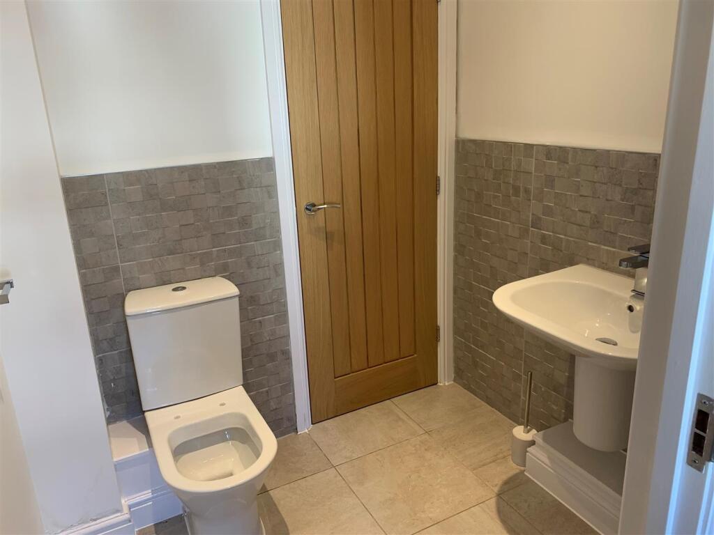 Downstairs WC.jpg