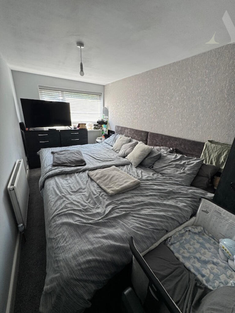 58 Kempson Road bedroom 1