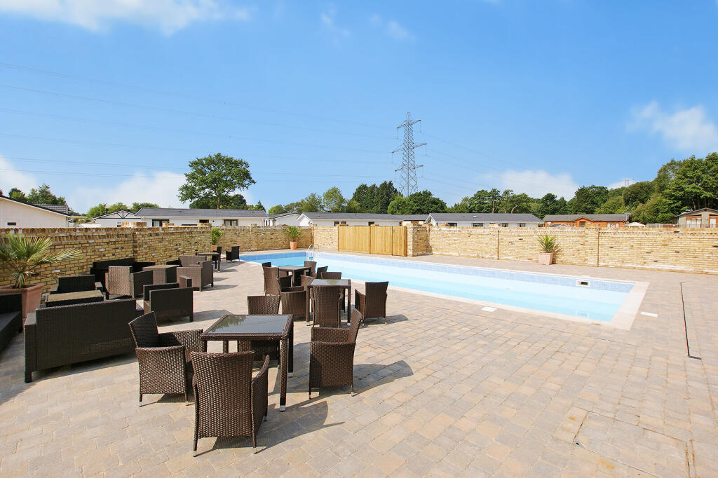 FF00145-S-Wickham-Ct-Outside-Swimming-Pool-21st-Ju