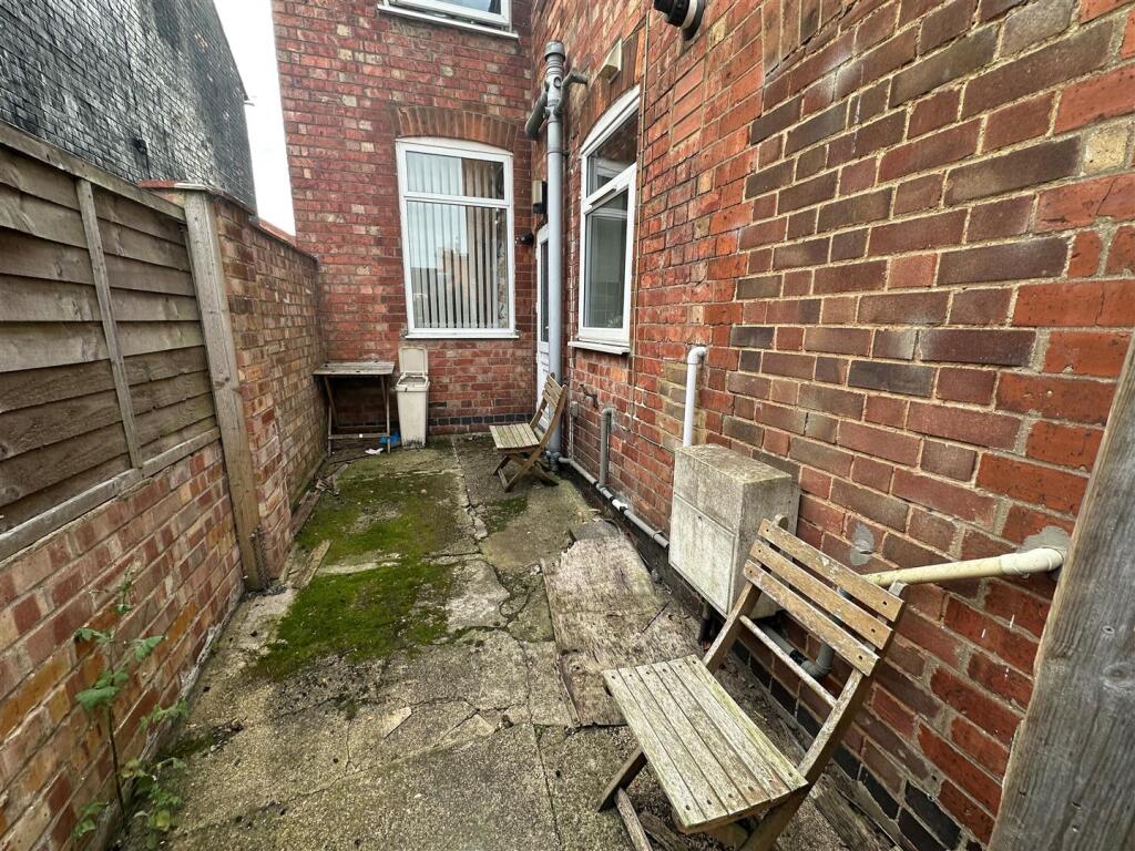 rear garden.jpg