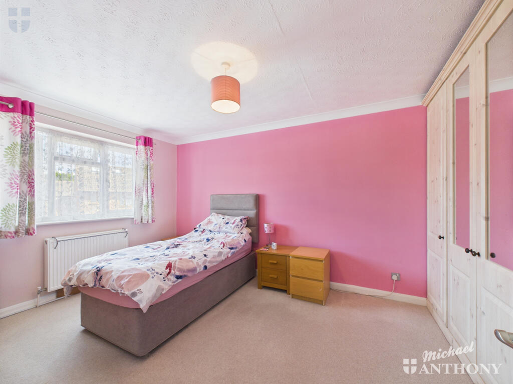 CAM03218G0-PR0714-STILL001