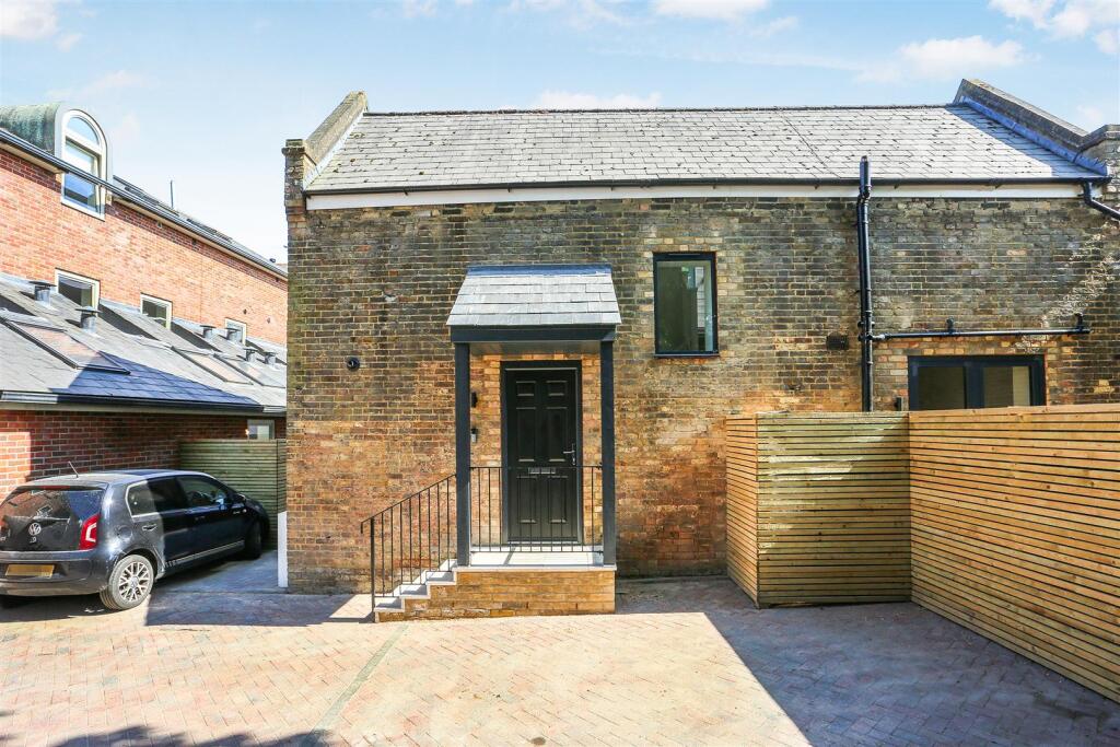 1469541018 - Campbell House, High Steet, KT176.jpg