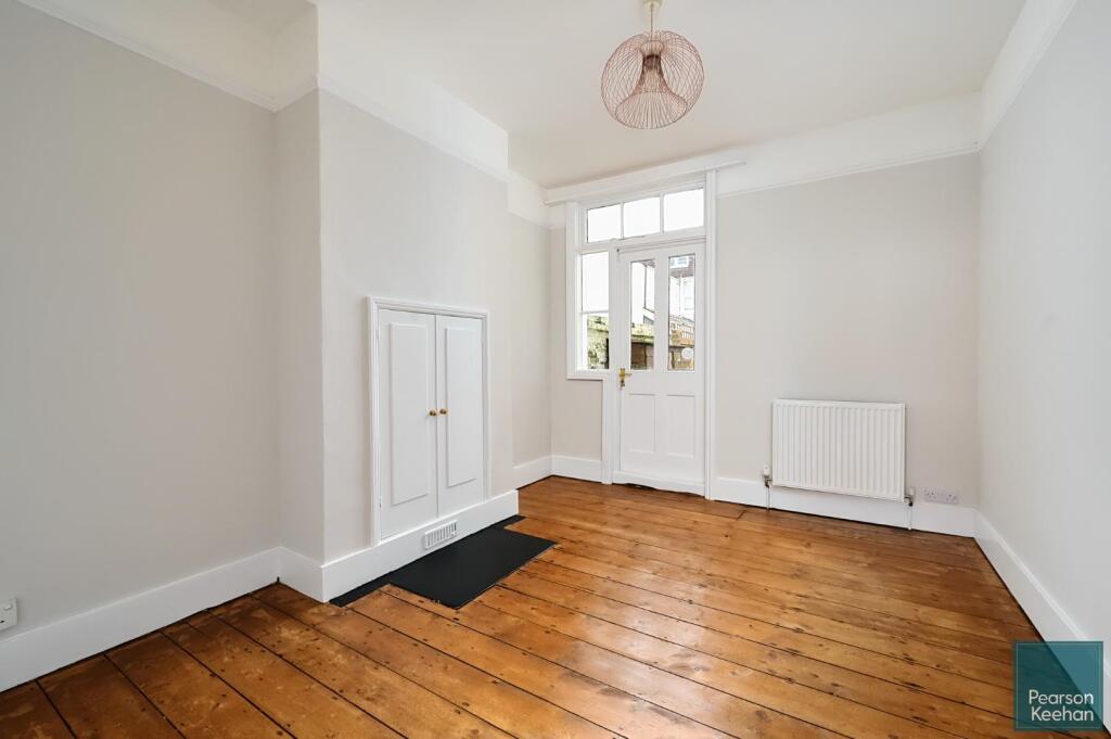 10 Kendal road, BN3 (7).jpg