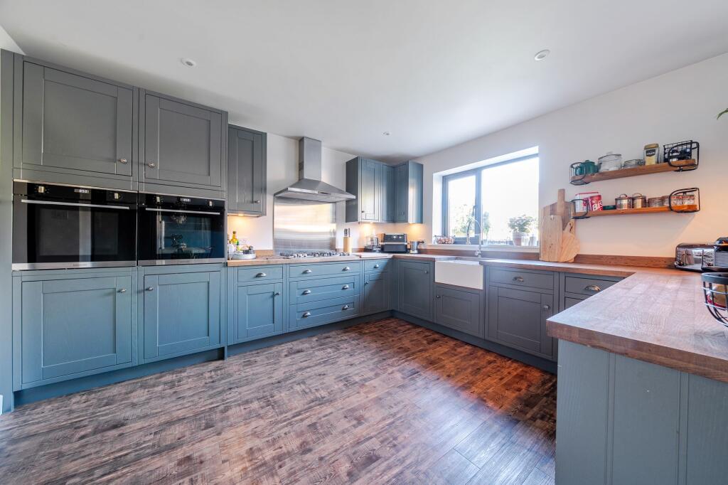 Kitchen/ Dining Room