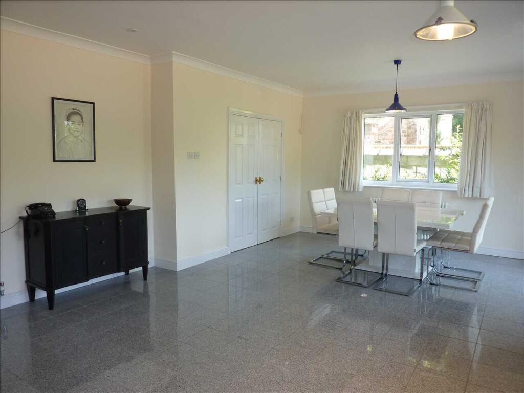 LIVING KITCHEN