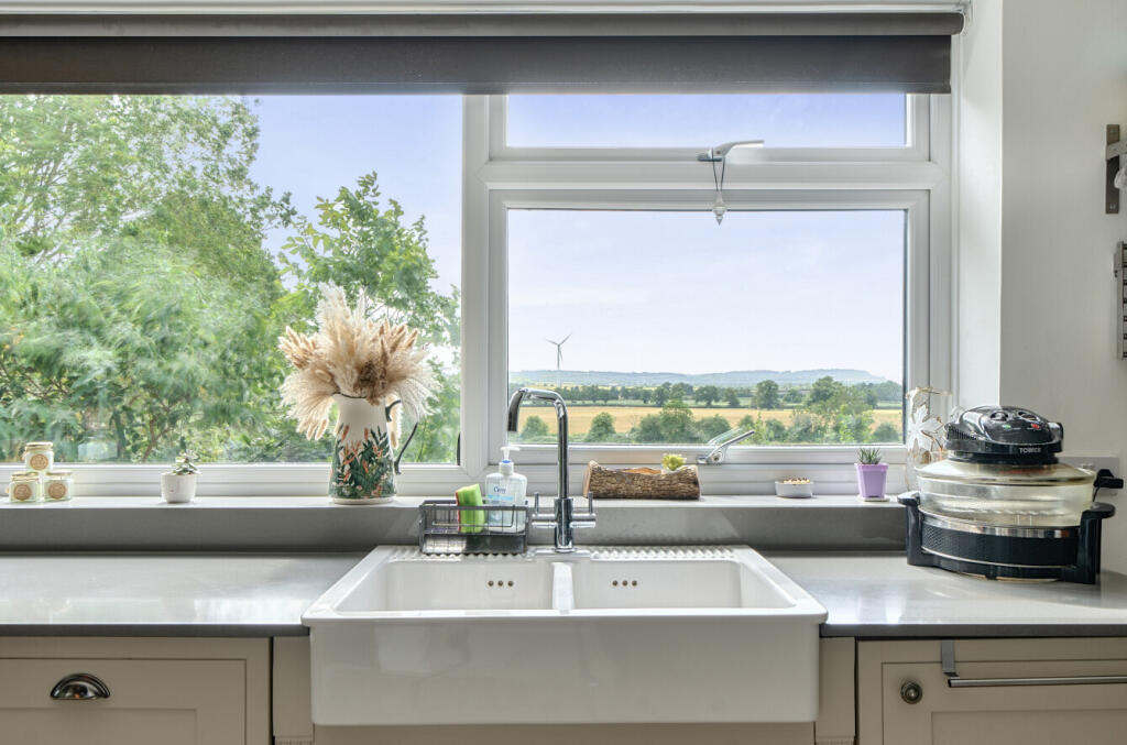 1313836-11-685988...